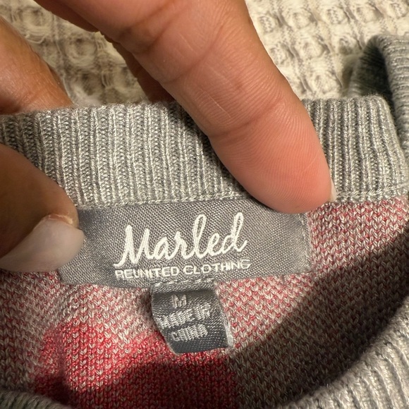 Marled Gray Sweater with Pink Heart Pattern - Picture 7 of 9